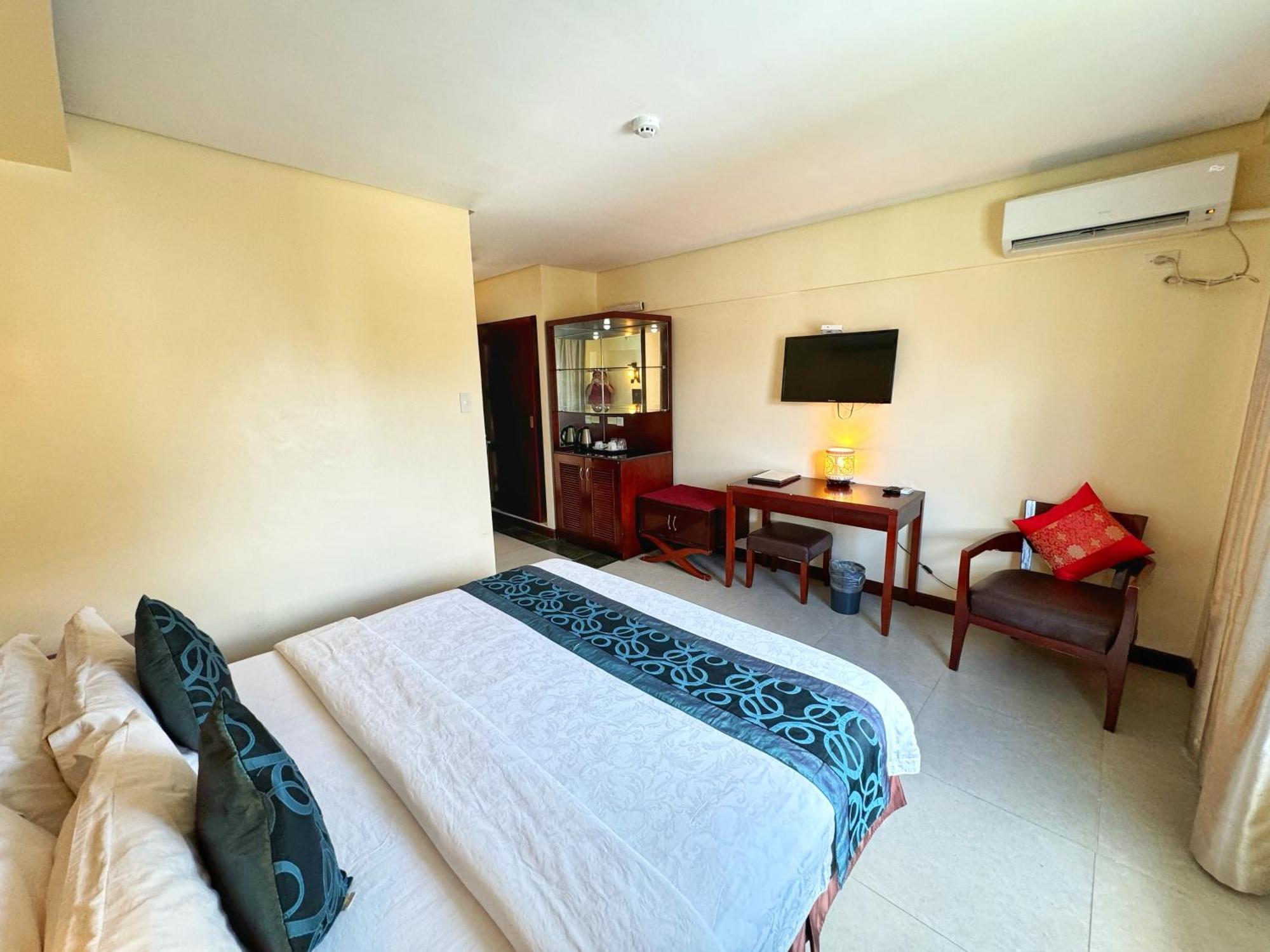 Golden Phoenix Hotel Boracay Manoc-Manoc Exterior foto