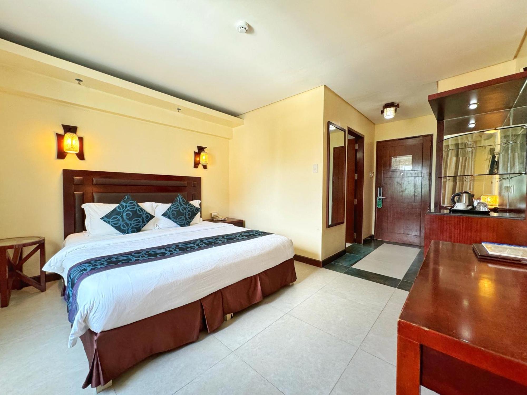 Golden Phoenix Hotel Boracay Manoc-Manoc Exterior foto