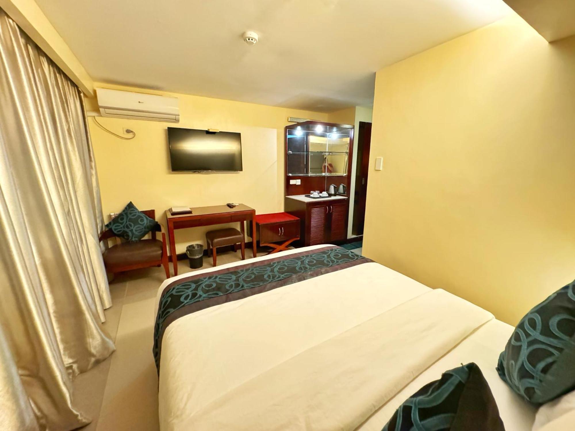 Golden Phoenix Hotel Boracay Manoc-Manoc Exterior foto
